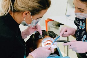 外贸电动牙刷采购策略：加工厂选择指南